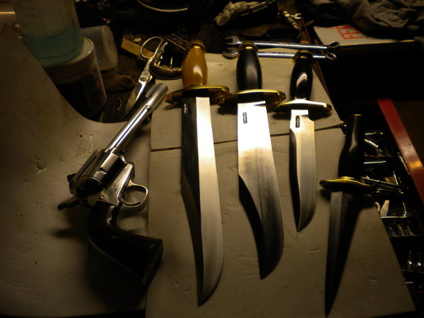 new knives 001.JPG